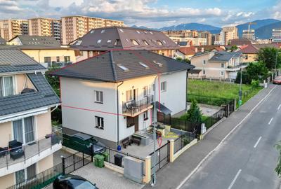 Apartament cu 4 camere decomandat, mobilat în Tractorul - 17