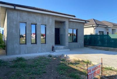 Casă cu 3 camere în Cumpăna