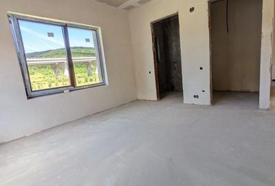 Casă individuală cu 4 camere cu Canalizare în Luna de Sus - 15