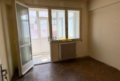 Apartament cu 3 camere semidecomandat în Kogălniceanu