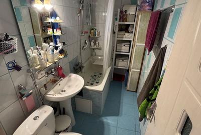Apartament cu 3 camere decomandat în Nerva Traian