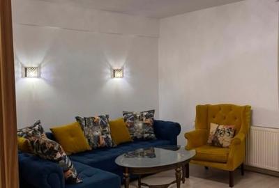 Apartament cu 3 camere semidecomandat, mobilat în Tineretului