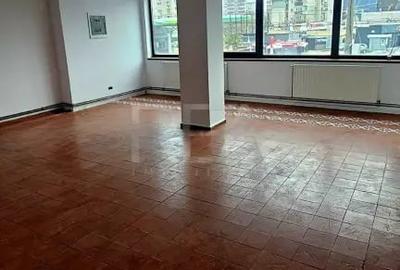 Spațiu comercial, de 67 mp, în Drumul Sării - 3