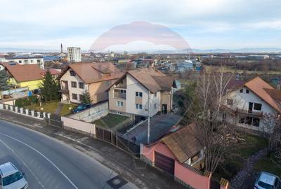 Casă cu 7 camere cu Teren 500 Mp în Central - 6