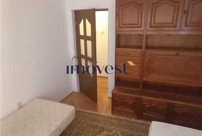 Apartament cu 3 camere în Micro 15 - 17