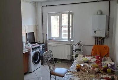 Apartament cu 3 camere decomandat în Central - 1