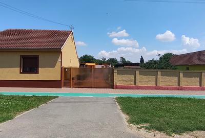 Casă individuală cu 4 camere cu Teren 1070 Mp în Central - 1