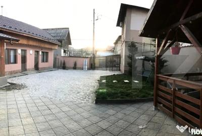 Casă cu 7 camere cu Teren 400 Mp în Central