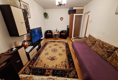 Apartament cu 2 camere decomandat în Micro 18 - 2