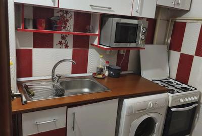 Garsonieră decomandată în Central
