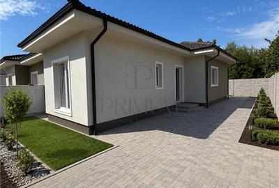Duplex cu 4 camere cu Canalizare în Moșnița Nouă