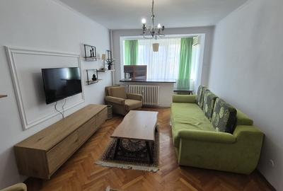 Apartament cu 2 camere decomandat în Teiul Doamnei