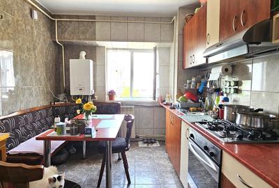 Apartament cu 4 camere decomandat în Dărmănești - 3