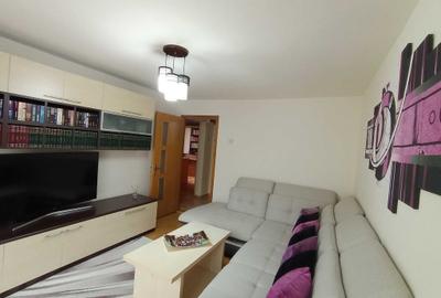 Apartament cu 3 camere decomandat în Central - 1