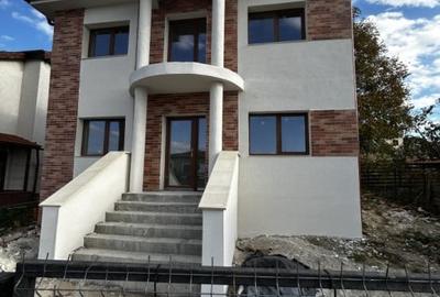 Casă individuală cu 3 camere cu Canalizare în Exterior Est - 2