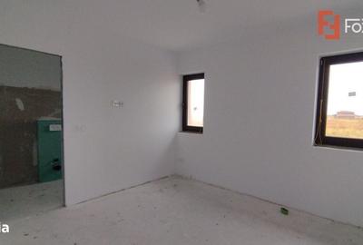 Casă cu 4 camere în Est - 1