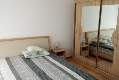 Apartament cu 2 camere semidecomandat, mobilat în Dacia