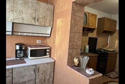 Apartament cu 2 camere decomandat în Poarta 6