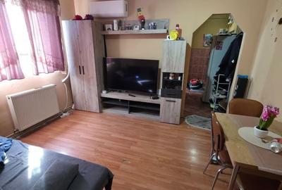 Apartament cu 2 camere în Micro 14