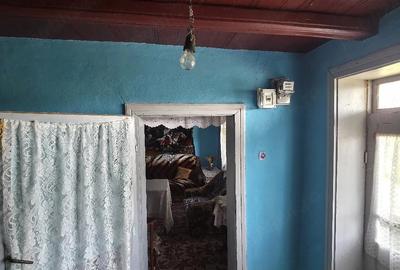 Casă cu 2 camere cu Teren 1829 Mp în Erbiceni