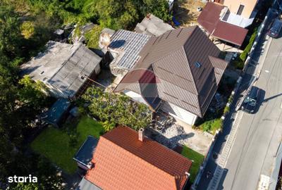Casă cu 6 camere cu Teren 1000 Mp în Central