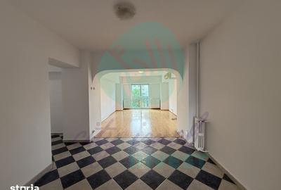 Apartament cu 4 camere în Nerva Traian