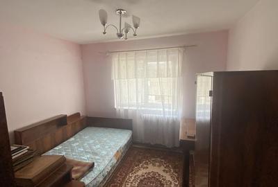 Apartament cu 3 camere decomandat în Târgu Ocna