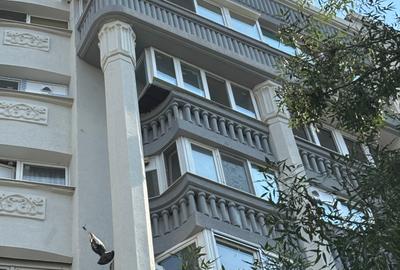 Apartament cu 3 camere decomandat în Decebal