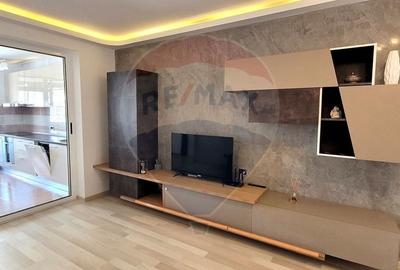 Apartament cu 3 camere semidecomandat, mobilat în Tractorul - 2