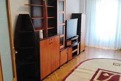 Apartament cu 3 camere decomandat în Nerva Traian
