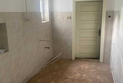 Casă cu 4 camere în Central - 3