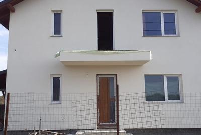 Casă cu 5 camere cu Teren 520 Mp în Tărtășești