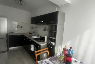 Apartament cu 2 camere semidecomandat, mobilat în Central