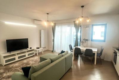 Apartament cu 4 camere semidecomandat în Tineretului