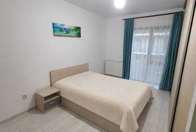 Apartament cu 2 camere decomandat în Tractorul