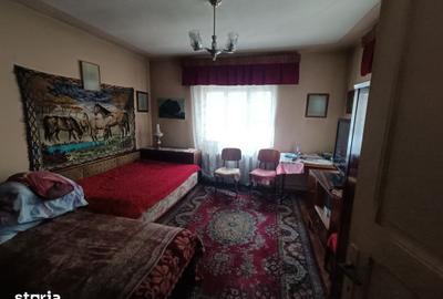 Casă cu 3 camere cu Teren 532 Mp în Central