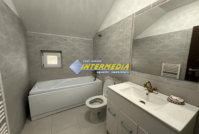 Casă individuală cu 7 camere cu Teren 700 Mp în Cetate - 1