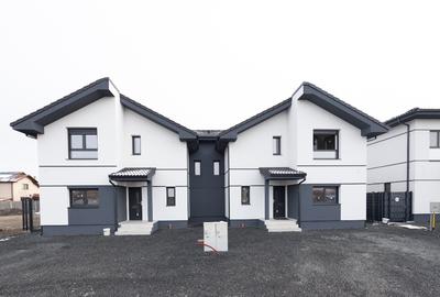 Duplex cu 4 camere cu Teren 325 Mp în Moșnița Veche - 1