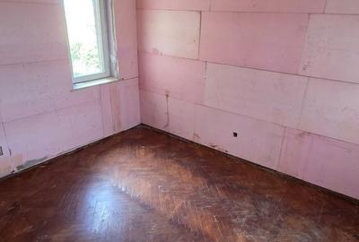 Apartament cu 3 camere în Careiului