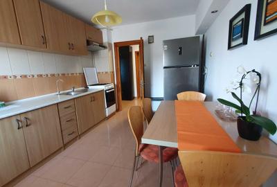 Apartament cu 2 camere decomandat, mobilat în Faleza Nord