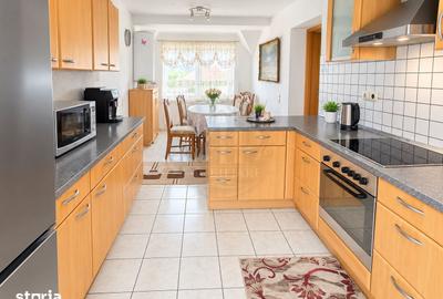 Casă cu 7 camere cu Teren 1500 Mp în Sâncel