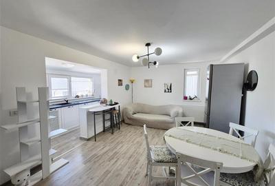Apartament cu 3 camere decomandat în Valea Adâncă