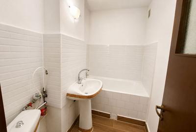 Apartament cu 3 camere semidecomandat în Teiul Doamnei - 5