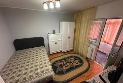 Garsonieră decomandată, mobilată în Baza 3