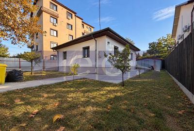 Casă individuală cu 3 camere cu Canalizare în Central