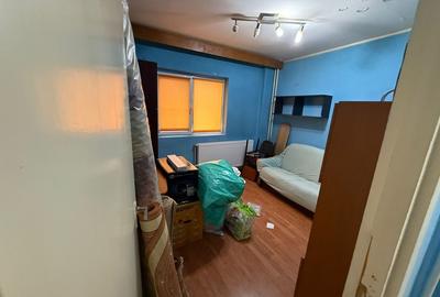Apartament cu 3 camere semidecomandat în Unirii Sud - 1