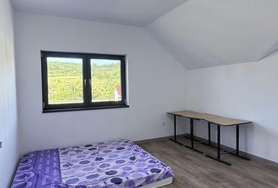 Casă cu 4 camere cu Teren 542 Mp în Central - 4