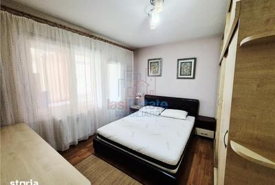 Apartament cu 3 camere în Podu Roș