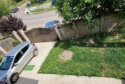 Casă cu 3 camere cu Teren 750 Mp în Curtești