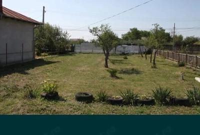 Casă cu Teren 1000 Mp în Bradu